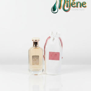 PARFUM MUSUF DAISY AUTHENTIQUE. Ce parfum incarne la finesse et le raffinement, présente dans un flacon élégant accompagné de sa pochette raffinée. Il est le symbole parfait du luxe et de la beauté.