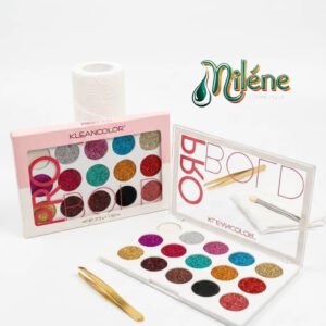 FAR à PAILLETTES ave  une texture légère et facile à appliquer apporte une touche glamour instantanée à votre maquillage.