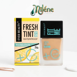 FOND DE TEINT EVER BEAUTY unifie le teint avec une texture légère at agréable, Protège durablement grâce à son indice SPF 50 et Réveille l'éclat grâce aux bienfaits de Vitamine C