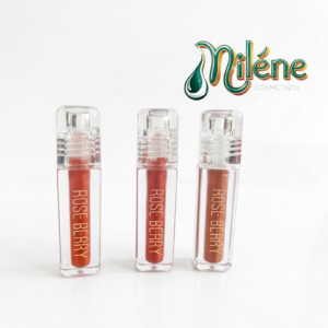 ROUGE à LEVRE Sublimez votre sourire avec le nouveau Rose Berry. Sa teinte fraîche et lumineuse apporte une touche de couleur naturelle pour un effet "bonne mine" instantané.