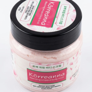 GOMMAGE CORPOREL KORREANNA WHIPPED SCRUB avec sa texture aérienne et onctueuse glisse sur votre peau pour une exfoliation tout en douceur, digne des meilleurs rituels de beauté coréens. Une peau 100% lisse, souple et intensément hydratée.