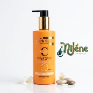 LAIT DE CORPS CLEAR DARK SPOT VITAMIN-C Enrichie en Vitamine C puissante et en AHA, cette formule avancée cible efficacement les taches sombres et l'hyperpigmentation pour un teint visiblement unifié et éclatant. Sa texture légère pénètre rapidement pour une hydratation durable et une peau d'apparence plus saine, lisse et radieuse. Dites adieu aux imperfections et bonjour à un éclat naturel. 