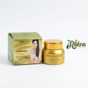 CRÈME DE VISAGE MORE THAN GOLD est bien plus qu'un simple hydratant : c'est un véritable illuminateur de teint. Sa formule avancée travaille en profondeur pour : Clarifier intensément votre teint, Réduire visiblement les taches et imperfections, Nourrir votre peau pour un fini soyeux et naturel.
