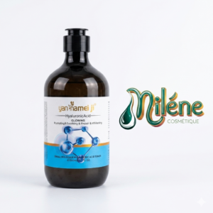 LOTION HYALURONIC de la marque YAN NAMEI JI. Une petite description pour la pub de ce produit. Grâce à sa formule exclusive aux petites molécules, il pénètre instantanément pour désaltérer la peau en profondeur, lisser les ridules de déshydratation et réparer la barrière cutanée. Retrouvez un confort absolu et une peau souple dès le premier geste de votre routine. 💎