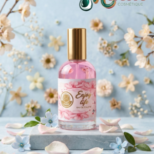 PARFUM ENJOY LIFE, est une invitation à célébrer la joie de vivre, capturant l'essence même de la légèreté et de la positivité.  Enveloppez-vous de cette fragrance florale et pétillante, une symphonie de notes enchanteresses qui réveillent vos sens. Le flacon élégant au bouchon doré, orné de douces fleurs roses, renferme un élixir qui illumine votre journée. Comme l'illustre si bien son visuel frais et floral, « Enjoy life » est un véritable rayon de soleil à vaporiser sur votre peau.