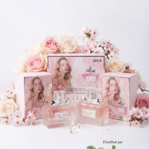 Coffret de 2PARFUMS MISS ANNA : capture la fraîcheur des fleurs de printemps dans une composition douce et lumineuse. Sublimée par ses flacons ornés d'un nœud argenté, cette eau de parfum vous enveloppe d'un voile romantique, élégant et délicatement sucré. Distribué par Milène Cosmétique.