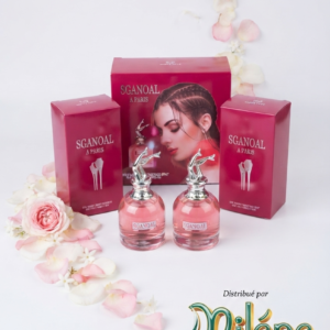 Coffret de 2PARFUMS SCANOAL A PARIS : Un parfum captivant qui incarne l'élégance parisienne avec une touche de provocation. Ses notes fleuries et boisées créent un sillage inoubliable. Vivez votre propre scandale. Distribué par Milène Cosmétique.