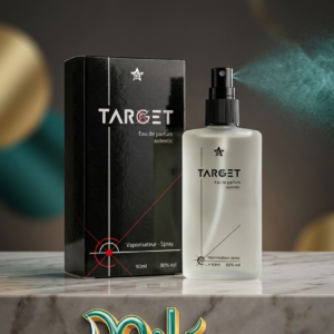 PARFUM TARGET, la fragrance moderne pensée pour celles et ceux qui avancent avec assurance. Abrité dans un flacon en verre dépoli au design épuré et sophistiqué, ce parfum révèle une fraîcheur intense et un sillage irrésistiblement captivant dès la première vaporisation.