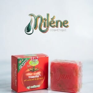 SAVON TOMATO SOAP de la marque JAM Formulé à base d'extraits naturels de tomate pour revitaliser et rafraîchir l'épiderme.  Aide à raviver le teint et à procurer une sensation de peau saine et lumineuse. Prend soin de la peau en douceur tout en respectant l'équilibre corporel au quotidien.