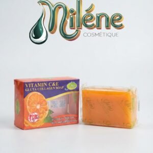 SAVON VITAMIN C & E GLUTA COLLAGEN SOAP : enrichi en vitamines C et E pour revitaliser, nourrir et illuminer le teint. Aide à améliorer l'élasticité de la peau tout en favorisant un aspect plus lisse et unifié. Nettoie délicatement en profondeur tout en préservant la douceur de l'épiderme.